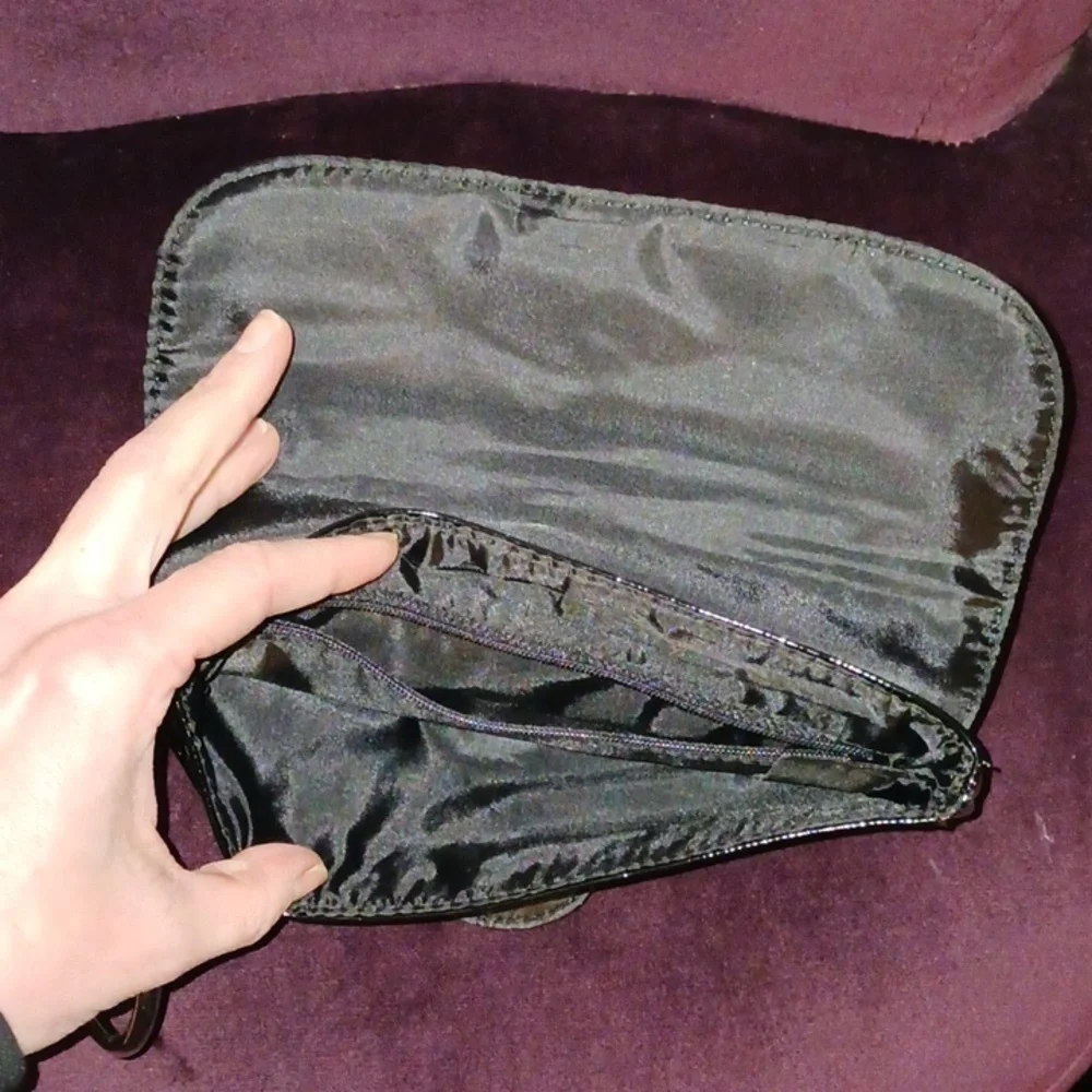 Black clutch